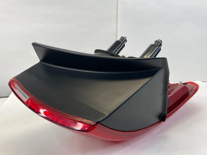 2016-2018 KIA SORENTO REAR RIGHT PASSENGER OUTER TAILLIGHT TAIL LIGHT LAMP OEM
