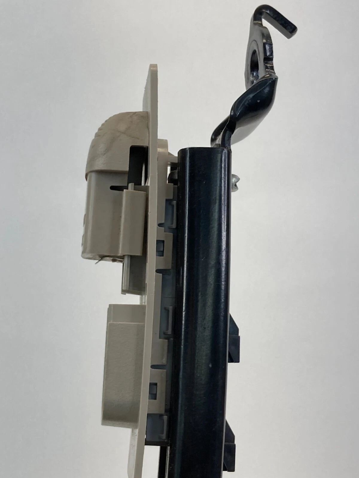 2005 05 JEEP GRAND CHEROKEE FRONT SIDE SEAT BELT HEIGHT ADJUSTER 0XE25BD1AC OEM