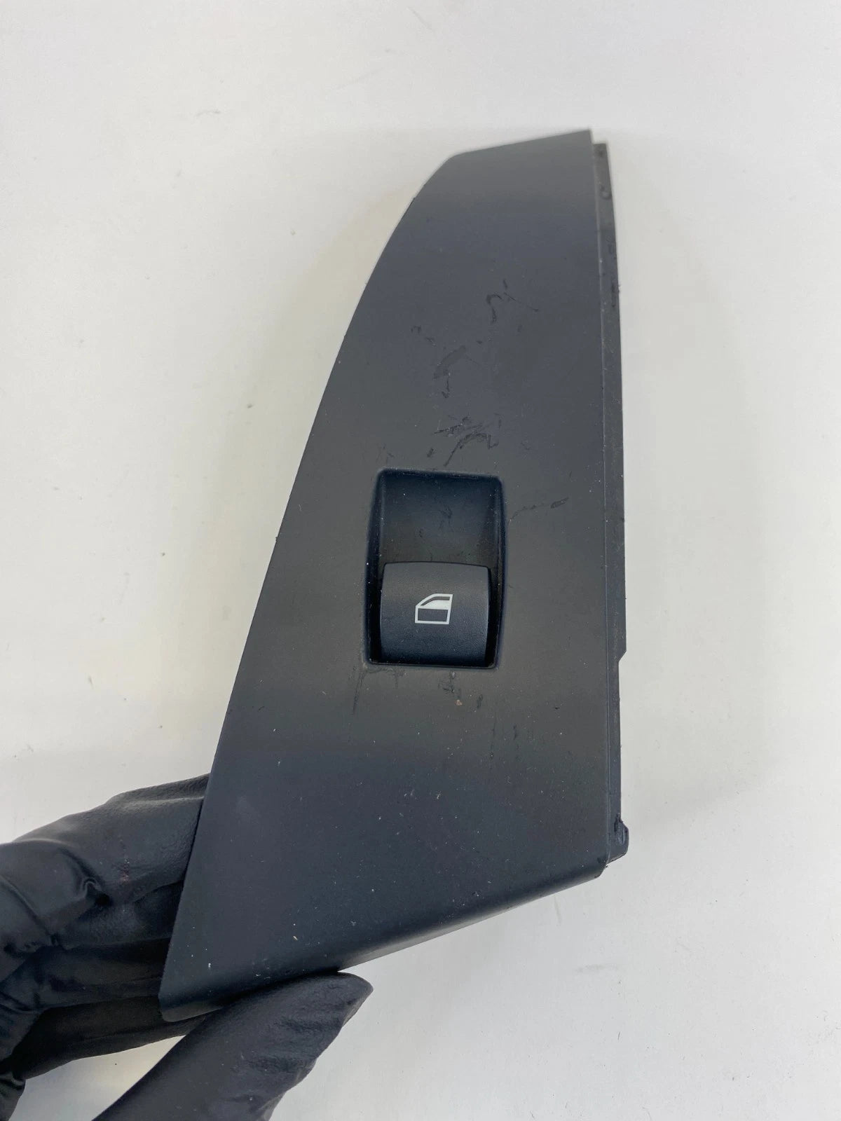 2006 2007 BMW 530XI REAR LEFT DOOR POWER WINDOW SWITCH W/ BEZEL COVER 6951966AI