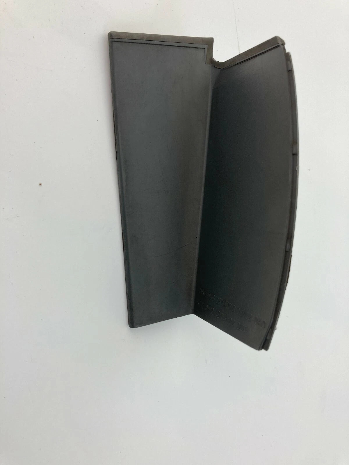 2006 2007 HYUNDAI SONATA REAR RIGHT PASSENGER SIDE TAIL LIGHT COVER TRIM PANEL
