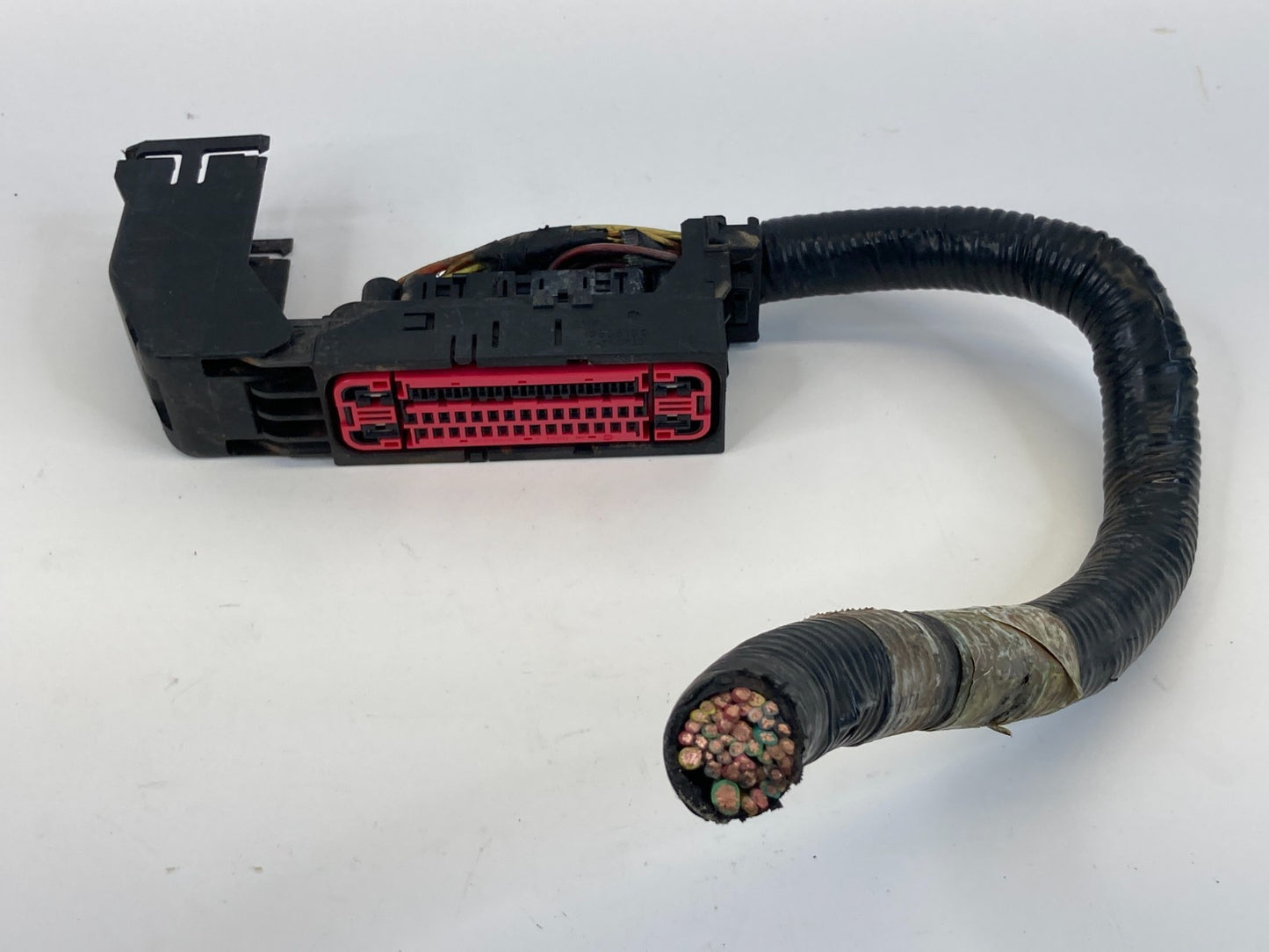 2003 2004 Lincoln Navigator 5.4L 2WD AT ABS Anti Lock Brake Pump Plug Connector