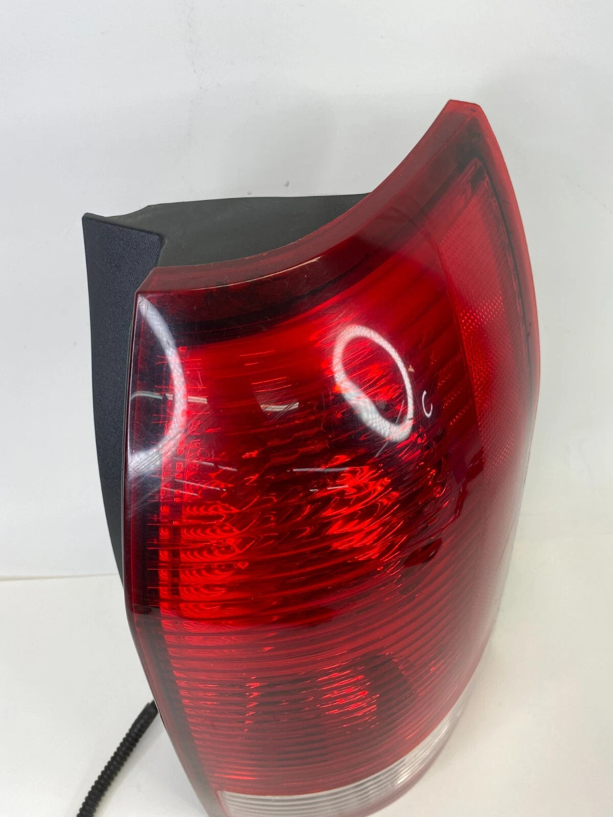 02-07 SATURN VUE REAR RIGHT PASSENGER TAIL LIGHT TAILLIGHT TAILLAMP 22711438 OEM
