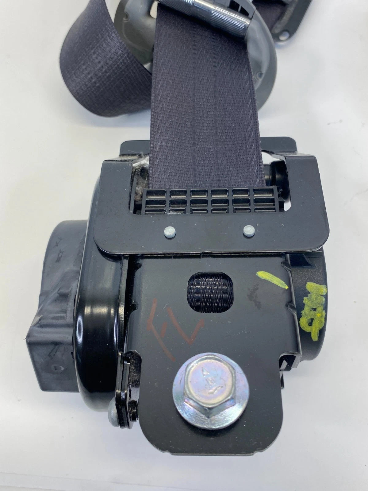 2014 2015 KIA SORENTO LEFT DRIVER SIDE SEAT BELT BUCKLE RETRACTOR 88810-1U700VA