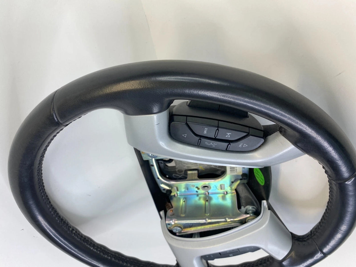 09-12 CHEVY TRAVERSE STEERING WHEEL W/ CRUISE CONTROL & RADIO SWITCH LEATHER