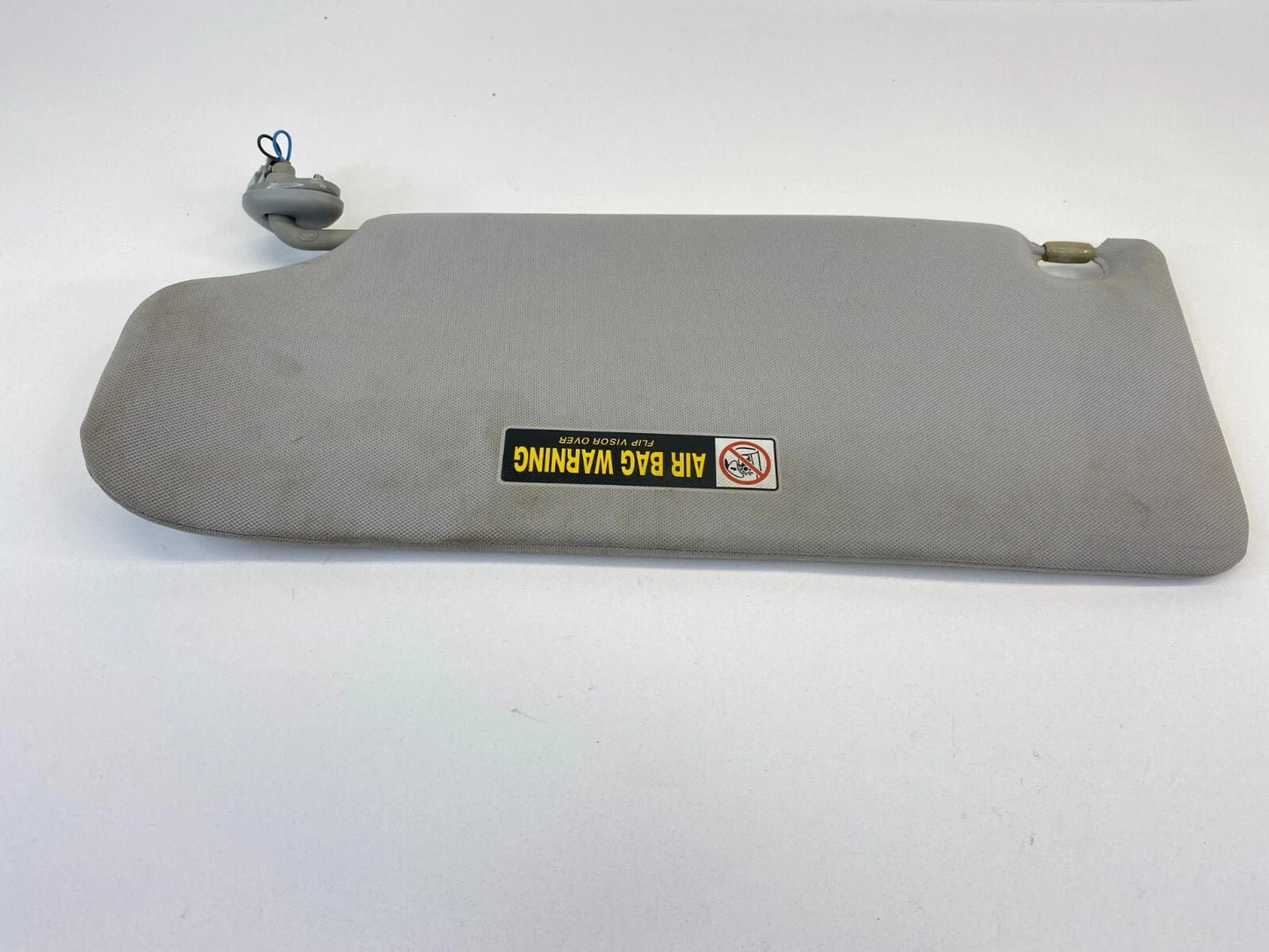 2005-2007 HONDA ODYSSEY RIGHT PASSENGER SIDE SUNVISOR SUN VISOR SHADE W/ LIGHT