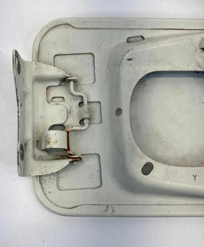 2005-2010 CHRYSLER 300 05-08 DODGE MAGNUM FUEL FILLER GAS TANK DOOR LID COVER