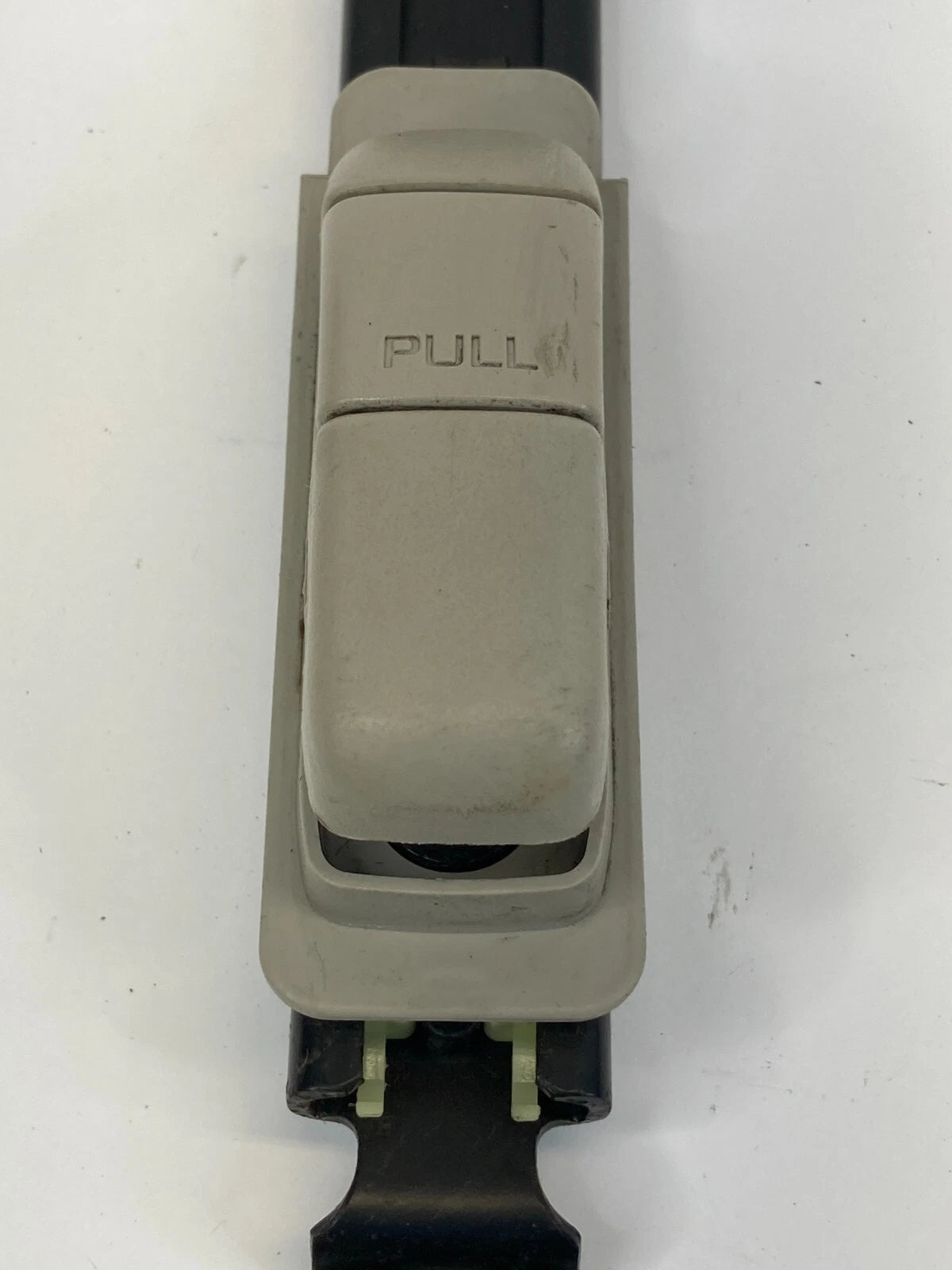 2007-2012 NISSAN VERSA FRONT LEFT DRIVER SEAT BELT HEIGHT ADJUSTER OEM