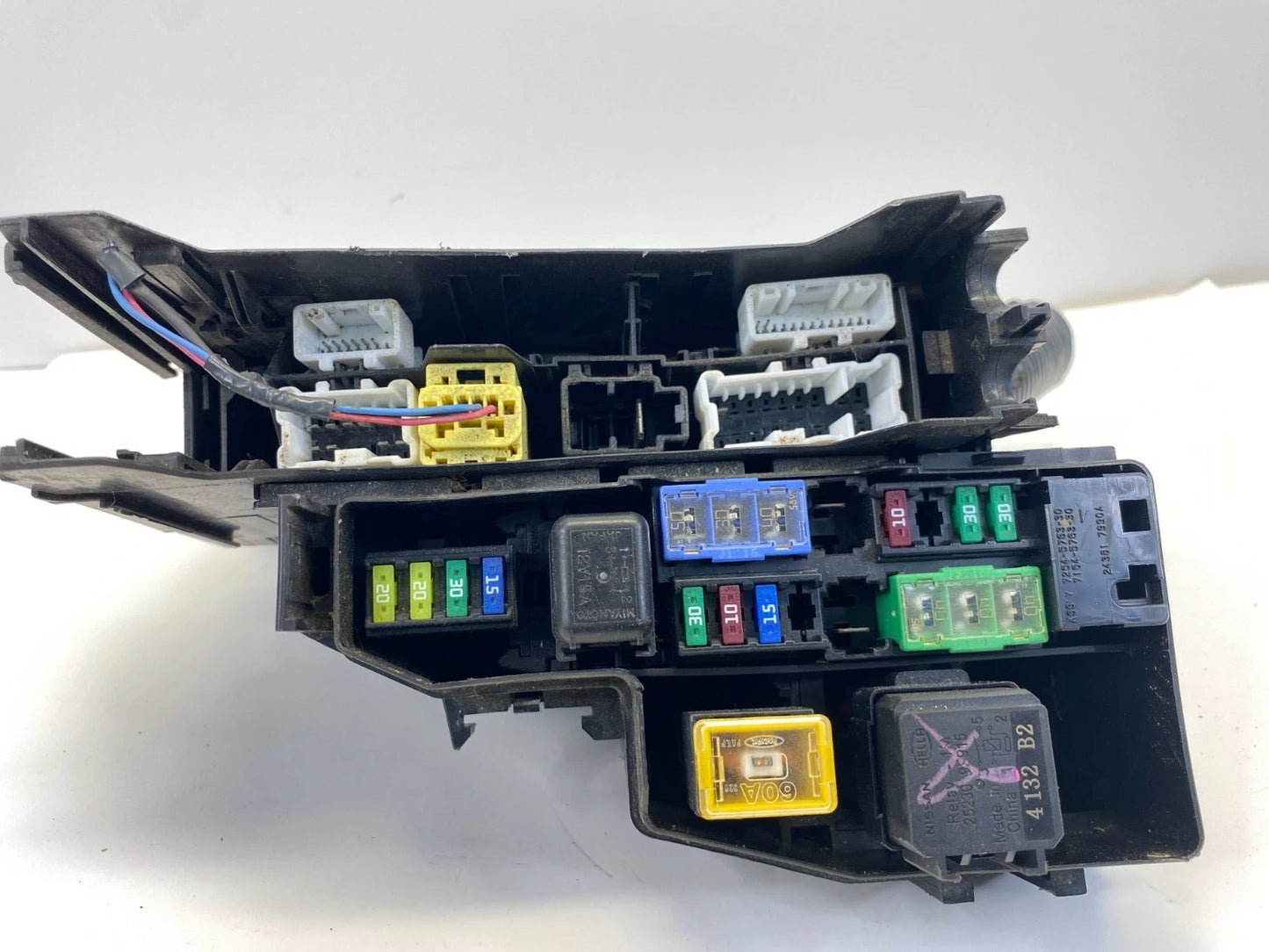 2013-2016 NISSAN PATHFINDER ENGINE FUSE BOX RELAY MODULE 7254-5763-30 OEM