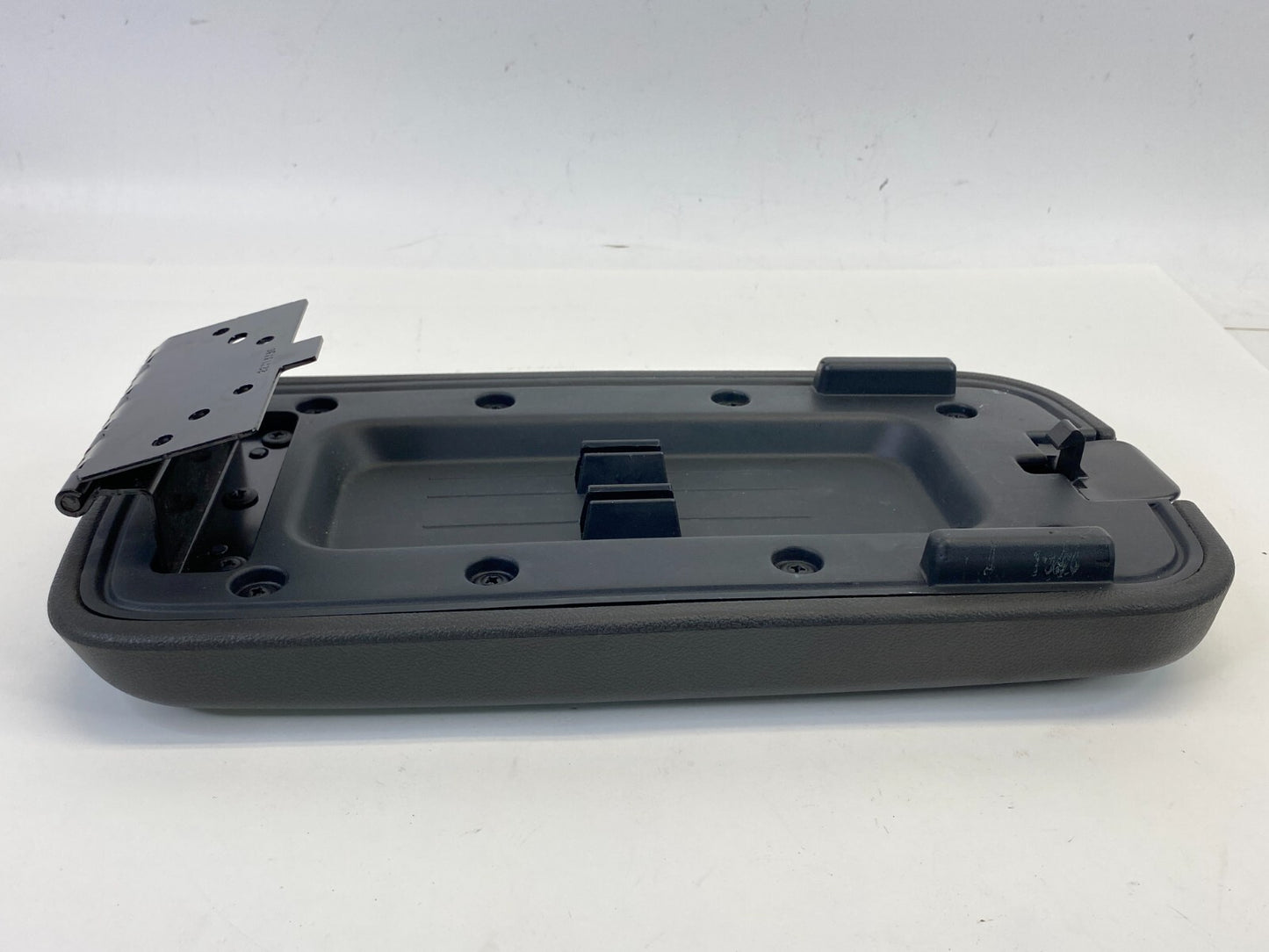 05 06 07 08 09 10 Pontiac G6 Center Console Lid Arm Rest Armrest 22713736 OEM