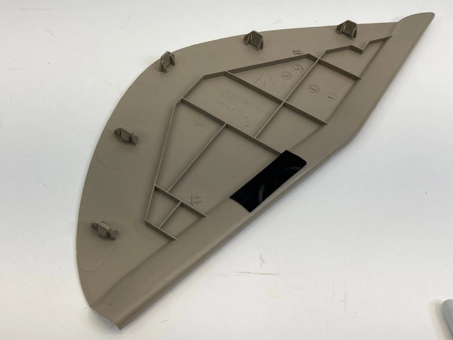 2003 FORD ESCAPE FRONT DASH RIGHT SIDE END CAP COVER TRIM PANEL YL84-7804480-B