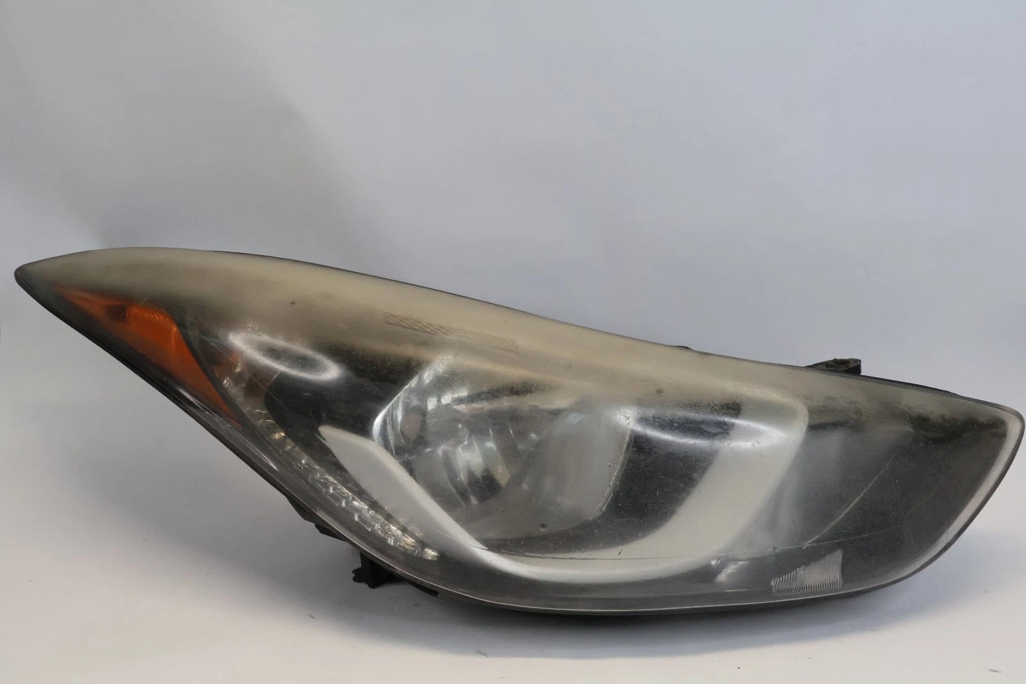 2014-2016 HYUNDAI ELANTRA SEDAN RIGHT PASSENGER HEADLIGHT HEADLAMP HALOGEN OEM
