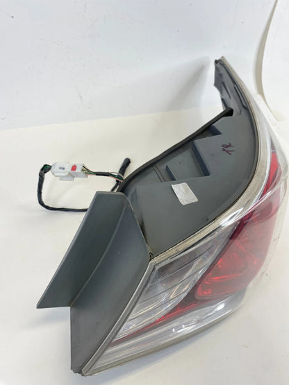 2011-2015 HYUNDAI SONATA RIGHT SIDE TAILLIGHT TAIL LIGHT LAMP OUTER QUARTER OEM