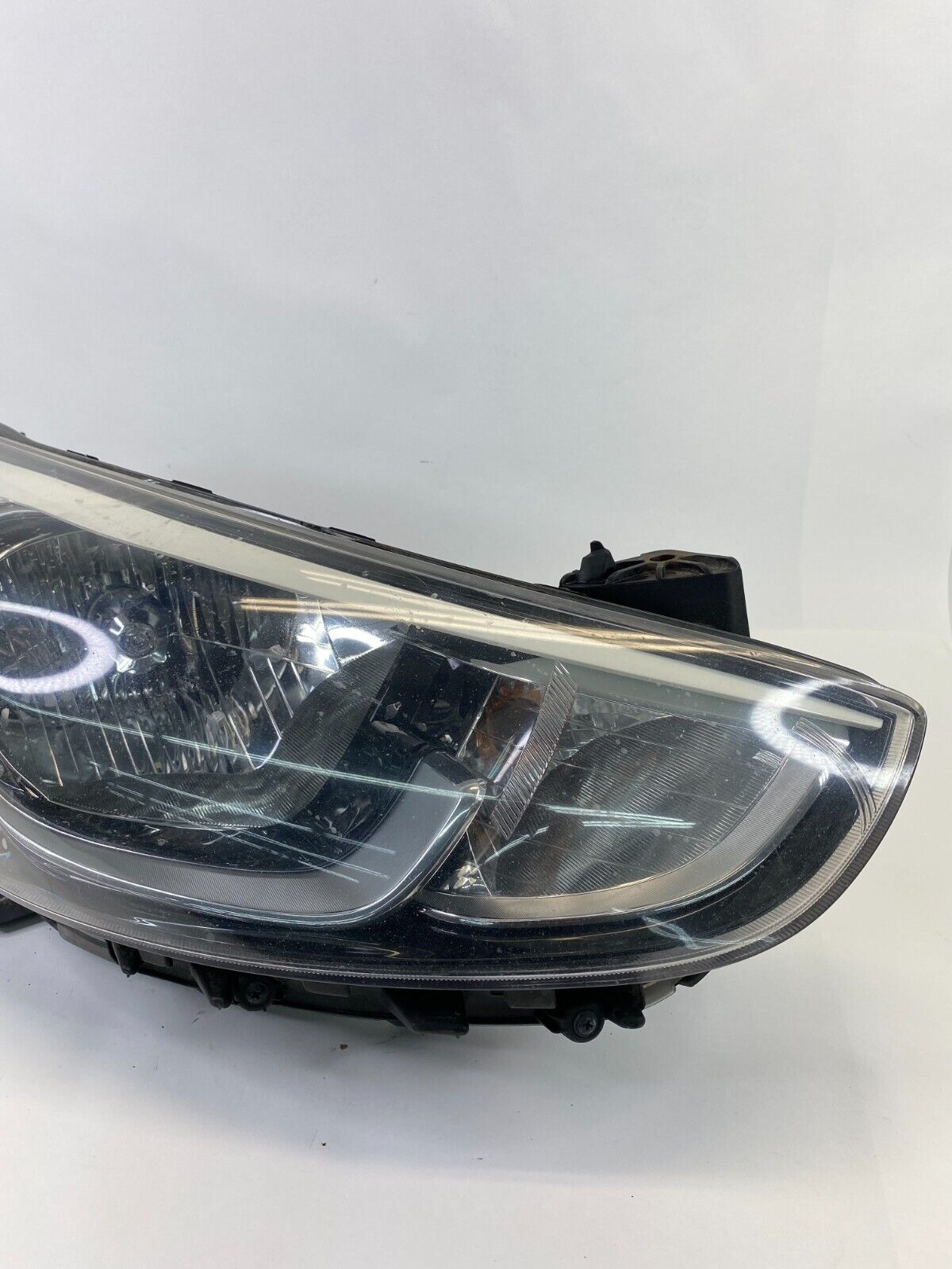 2014-2016 Hyundai Elantra Front Right Side Headlight Headlamp Assembly OEM