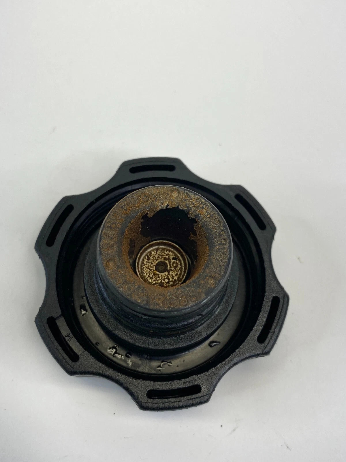 06-11 BUICK LUCERNE ENGINE RADIATOR CAP COOLANT RESERVOIR COVER 15 PSI 15042975