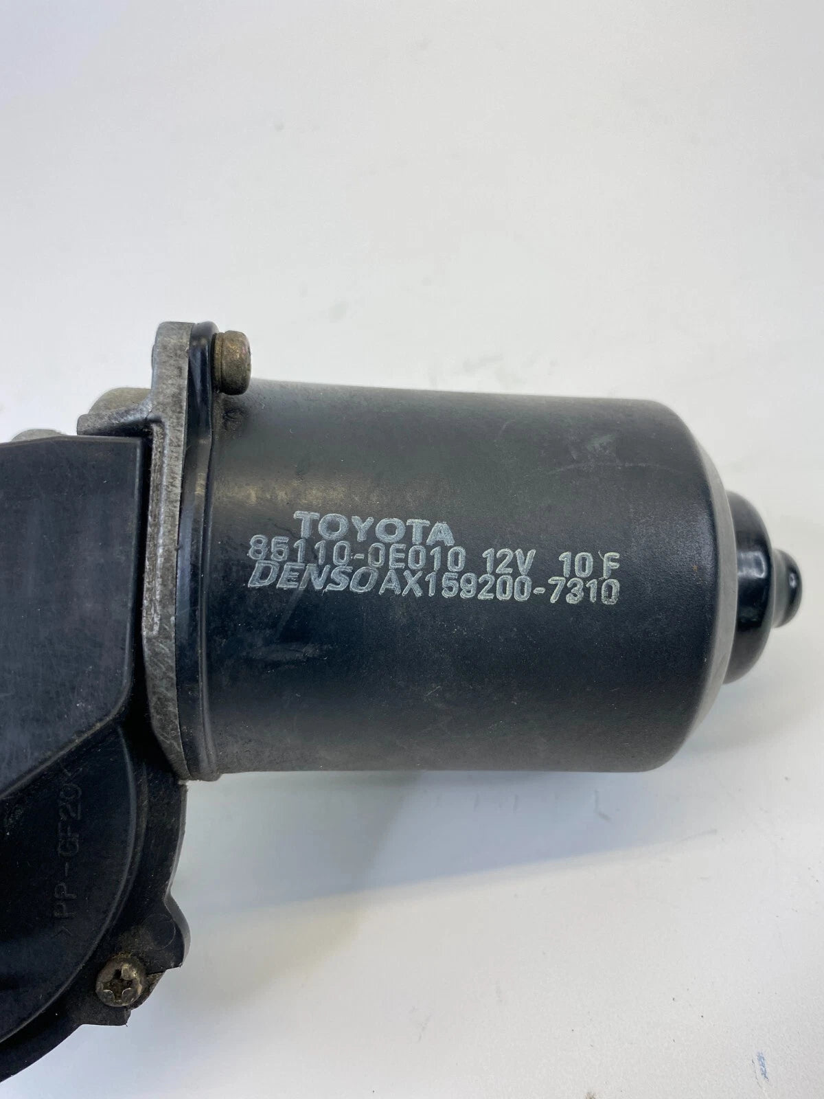 2004-2006 LEXUS RX330 FRONT WINDSHIELD WIPER MOTOR ASSEMBLY 85110-0E010