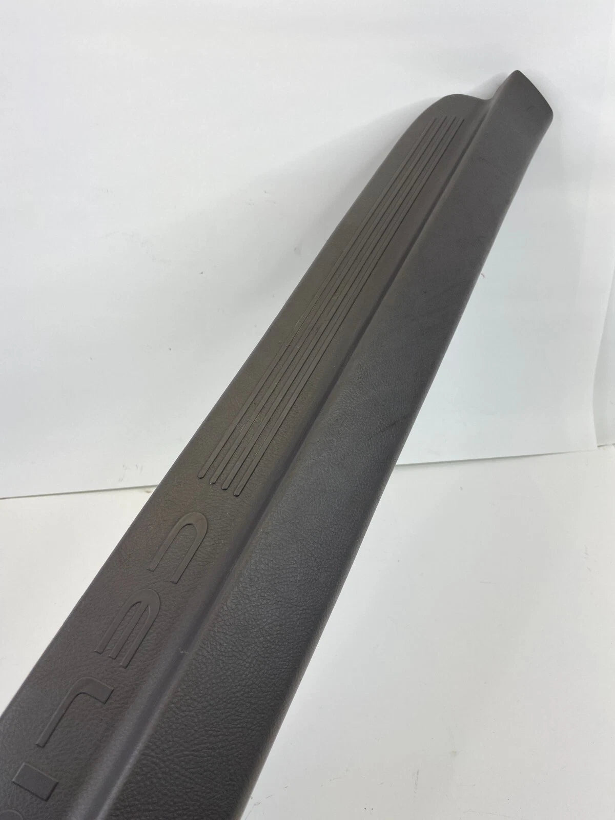00-05 TOYOTA CELICA LEFT SIDE DOOR SCUFF SILL PLATE COVER PANEL 67914-20200 OEM