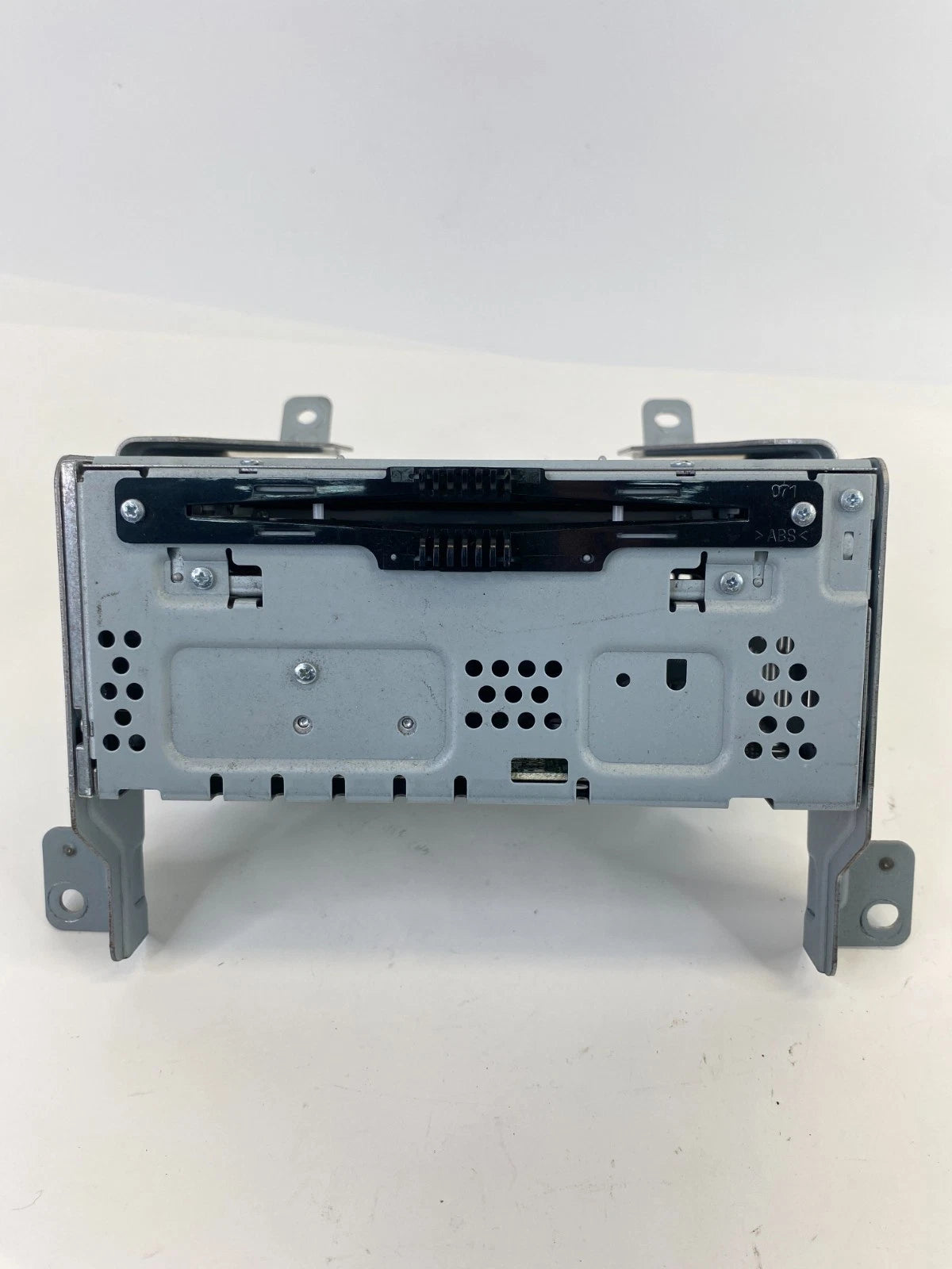 2016 2017 Ford Taurus AM/FM Radio Receiver CD Disc Player Audio DG1T-19C107-LD