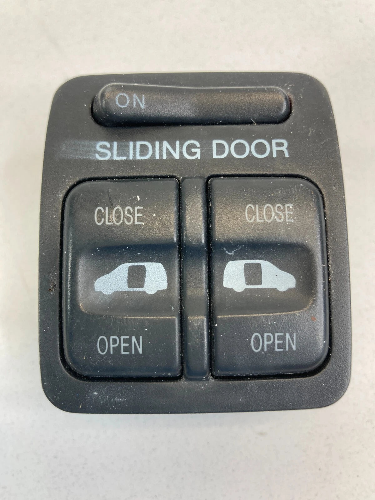 1999-2004 HONDA ODYSSEY POWER SLIDING DOOR CONTROL SWITCH BUTTON 35385-S0X OEM