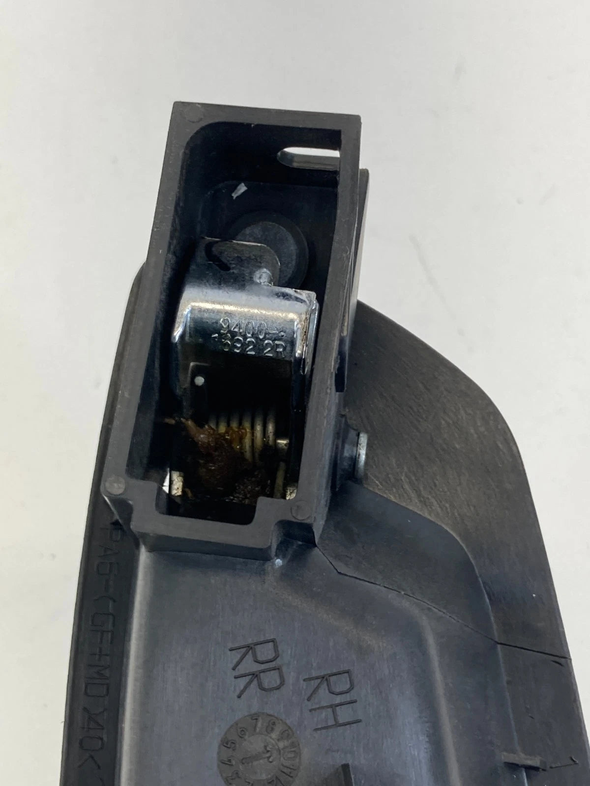 2005-2010 PONTIAC G6 REAR RIGHT PASSENGER SIDE INTERIOR DOOR HANDLE MOUNTING OEM