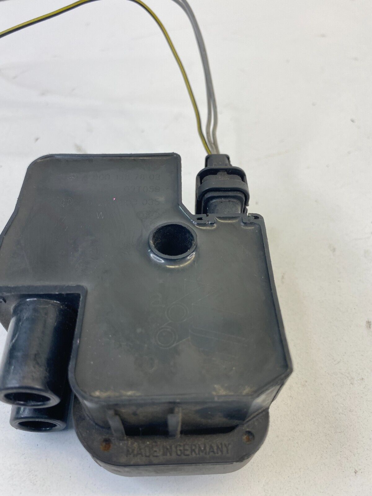 1999-2003 Mercedes-Benz CLK430 4.3L Engine Ignition Coil Ingiter A0001587803 OEM