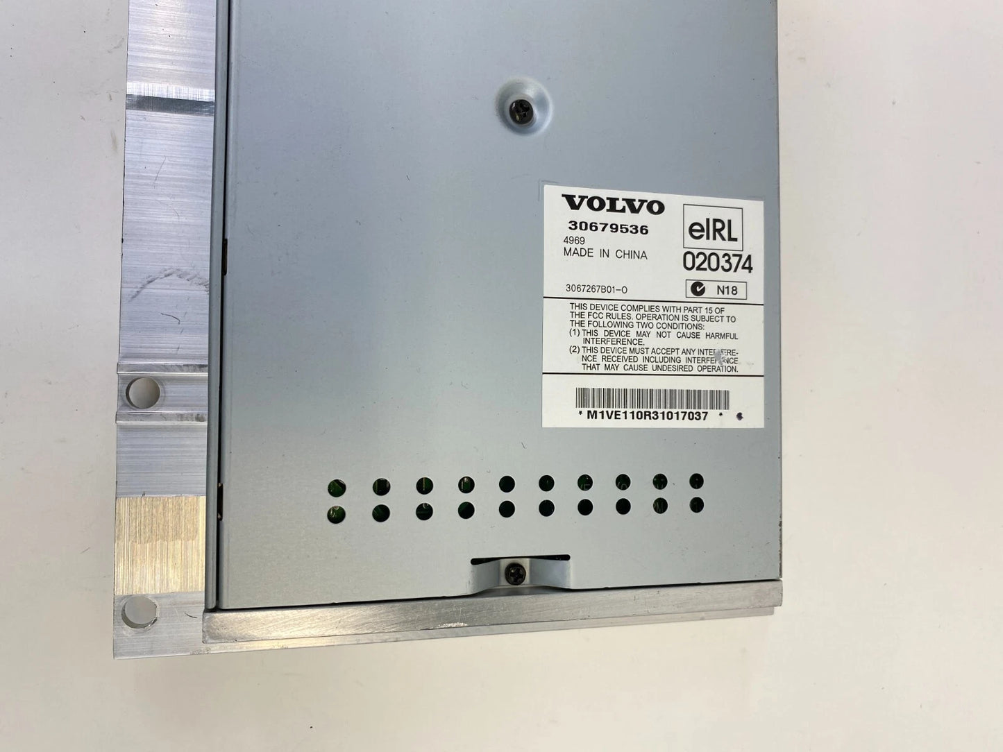 2004-2006 VOLVO S40 2.4i RADIO AUDIO AMPLIFIER POWER BOOSTER MODULE 30679536 OEM