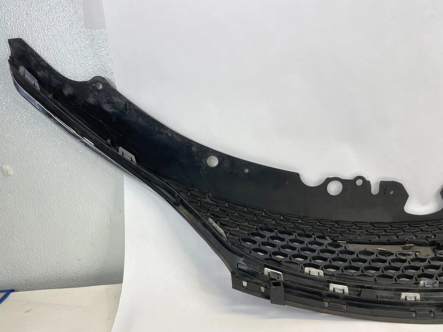 15-17 CHRYSLER 200 FRONT UPPER BUMPER GRILLE WITH EMBLEM CHROME OEM 68227617AC