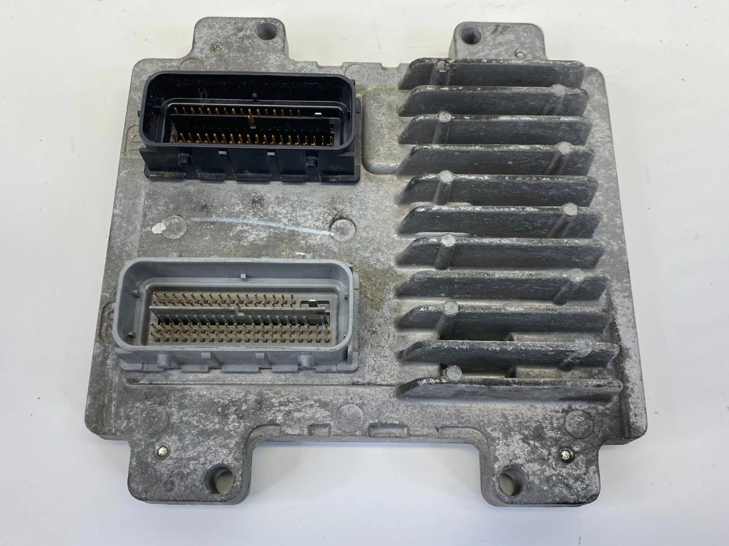 2009-2011 CHEVROLET HHR 2.4L ENGINE COMPUTER CONTROL MODULE ECU ECM 12630186 OEM