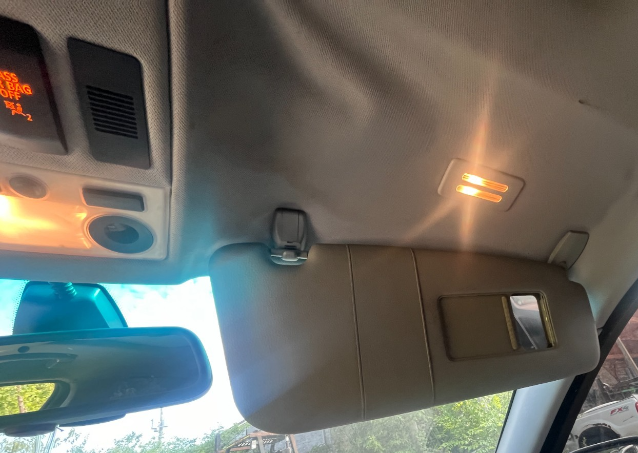 2006 2007 BMW 530xi 525xi Right Passenger Side Sunvisor Sun Visor Shade OEM