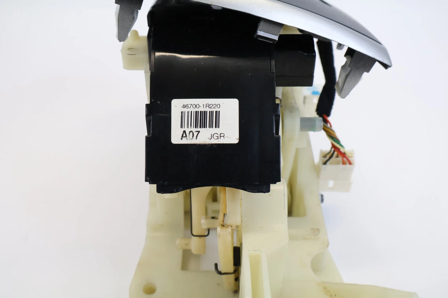 2012-2014 HYUNDAI ACCENT AUTOMATIC FLOOR SHIFTER SELECTOR LEVER ASSY 46700-1R220
