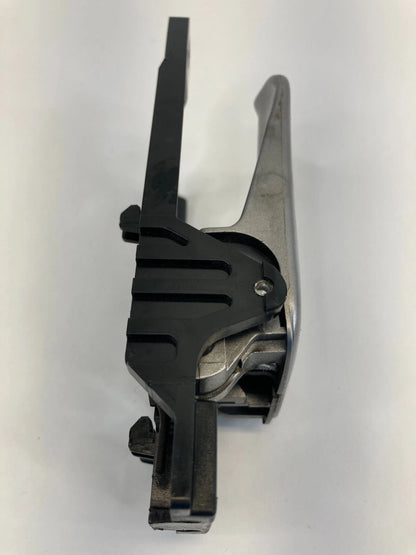 05-10 KIA SPORTAGE REAR RIGHT PASSENGER INNER DOOR HANDLE SILVER OEM 82613-1F000