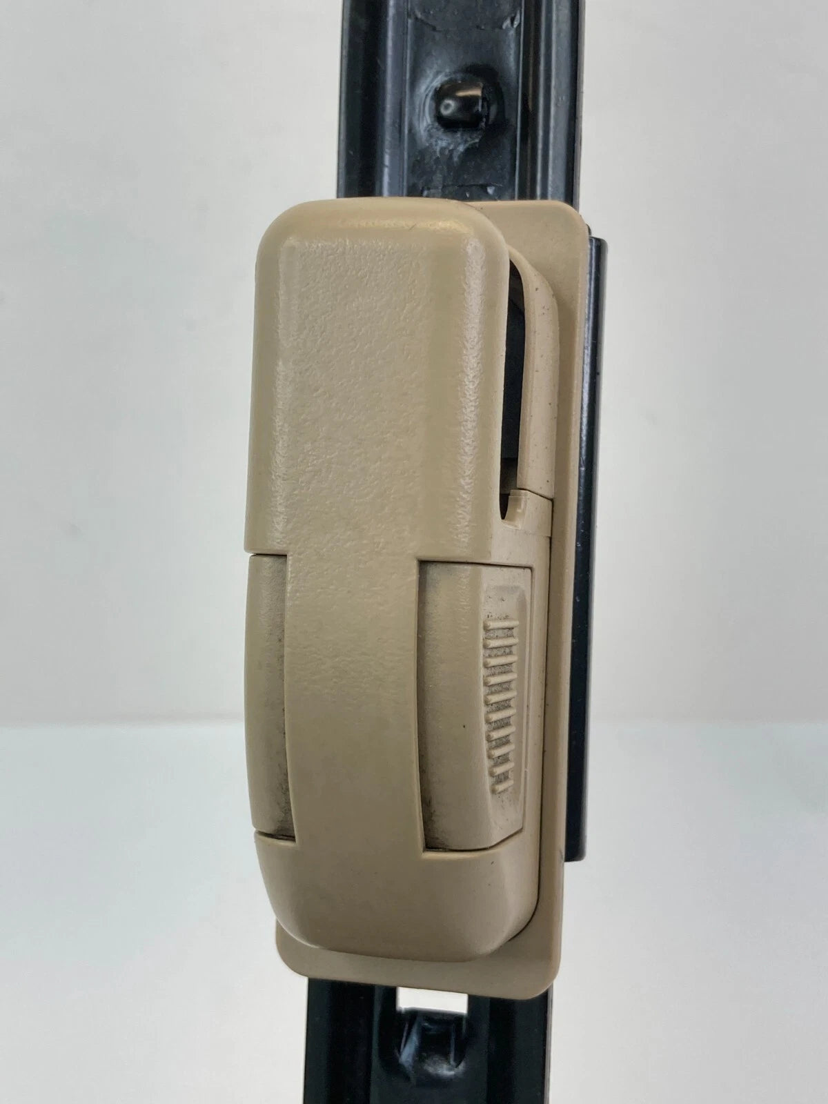 2008-2010 SATURN VUE SUV 4-DR FRONT LEFT DRIVER SEAT BELT HEIGHT ADJUSTER ASSY