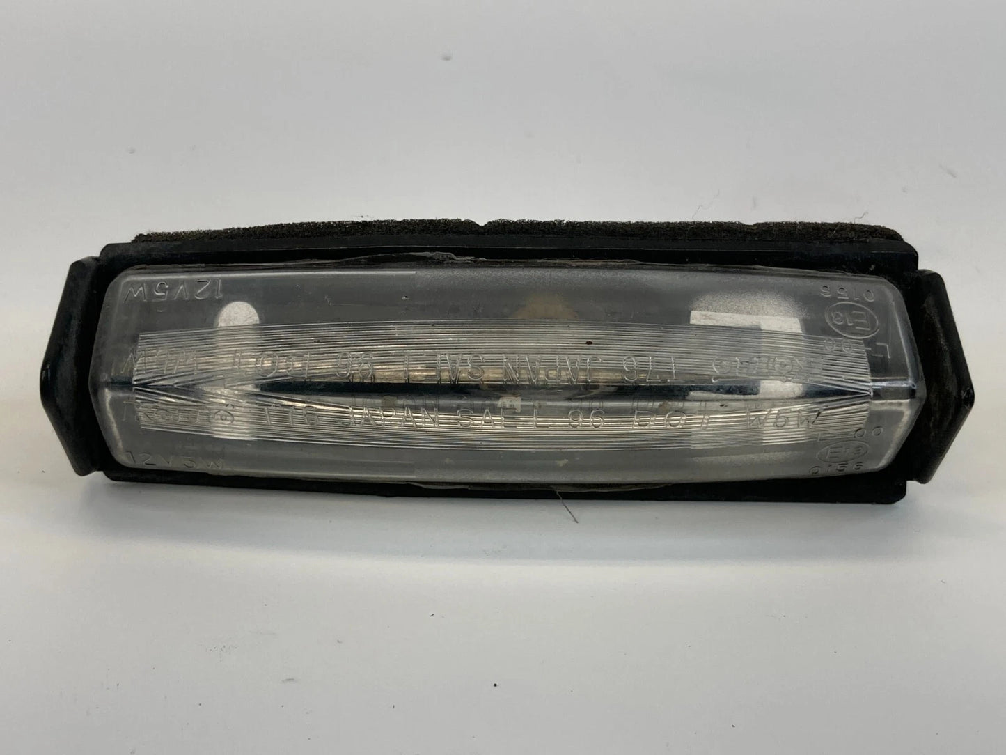 06-08 LEXUS RX400H 04-06 ES330 REAR TRUNK LICENSE PLATE LIGHT LAMP TRIM PANEL