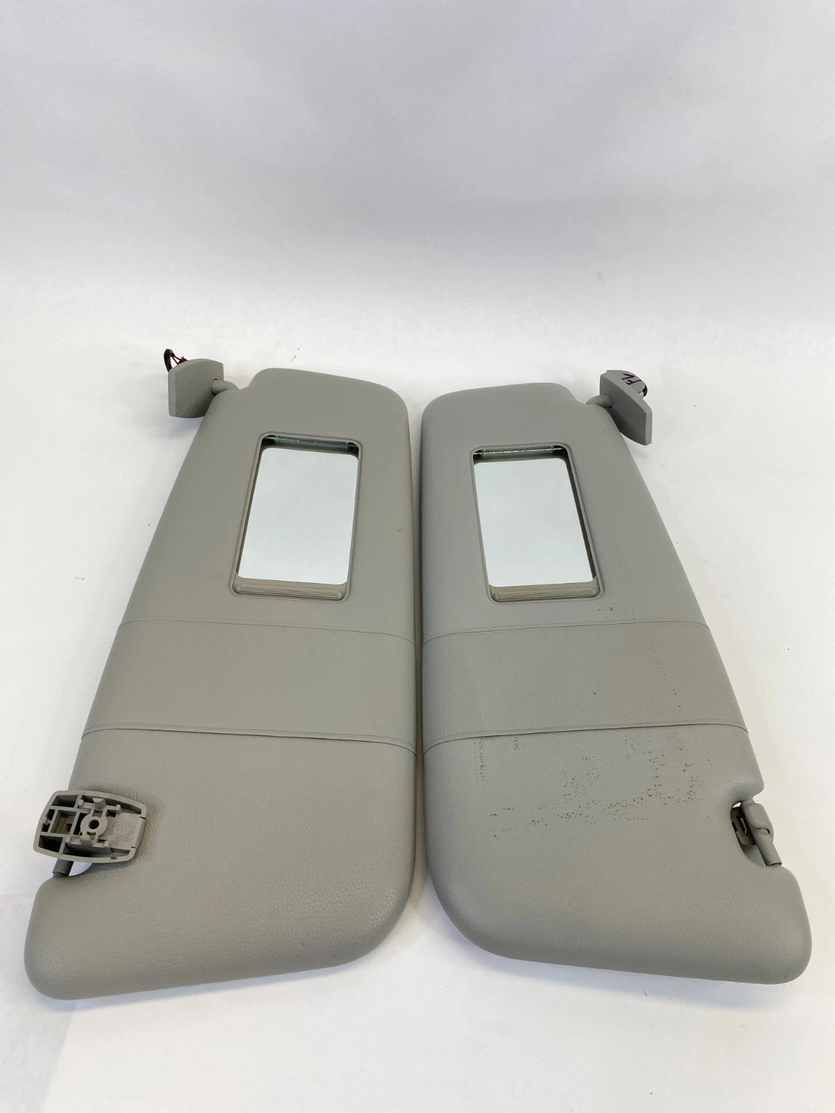 2008 BMW 535XI SUNVISOR SUN VISOR SHADE LEFT & RIGHT PAIR SET W / MIRROR OEM