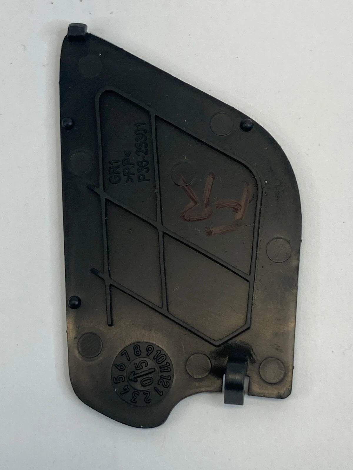 04-08 ACURA TL FRONT RIGHT DOOR INTERIOR HANDLE SCREW COVER TRIM BEZEL OEM