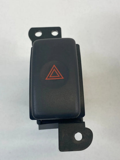 2000-2004 SUBARU OUTBACK SEDAN 4-DR EMERGENCY HAZARD CONTROL SWITCH BUTTON 06901