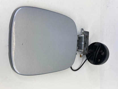 02 03 04 05 06 07 SATURN VUE 3.5L FUEL FILLER DOOR GAS LID W/ COVER CAP OEM