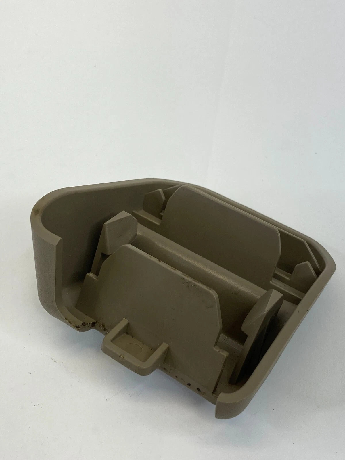 08-16 VOLVO XC70 FRONT RIGHT SIDE SEAT TRACK RAIL CAP TRIM COVER 30727860 OEM