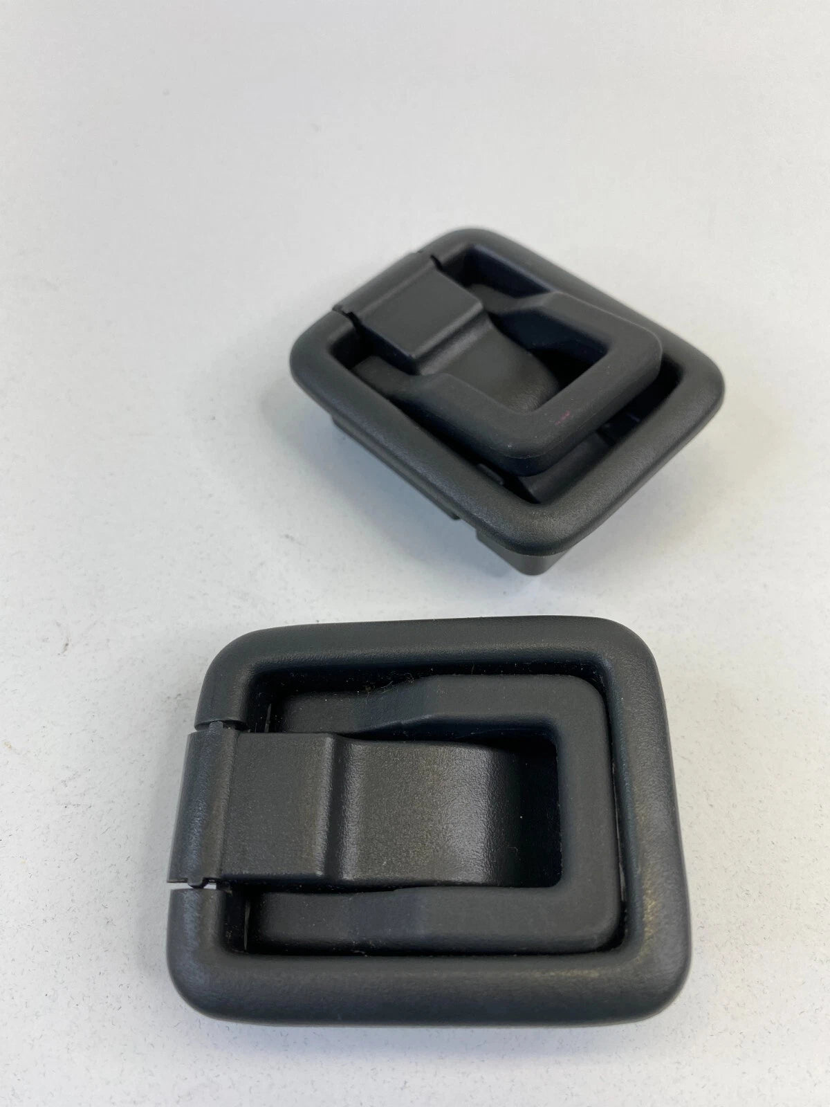 2012 12 NISSAN CUBE BASE REAR TRUNK STORAGE CARGO TIE DOWN HOOK PAIR SET 2 OEM