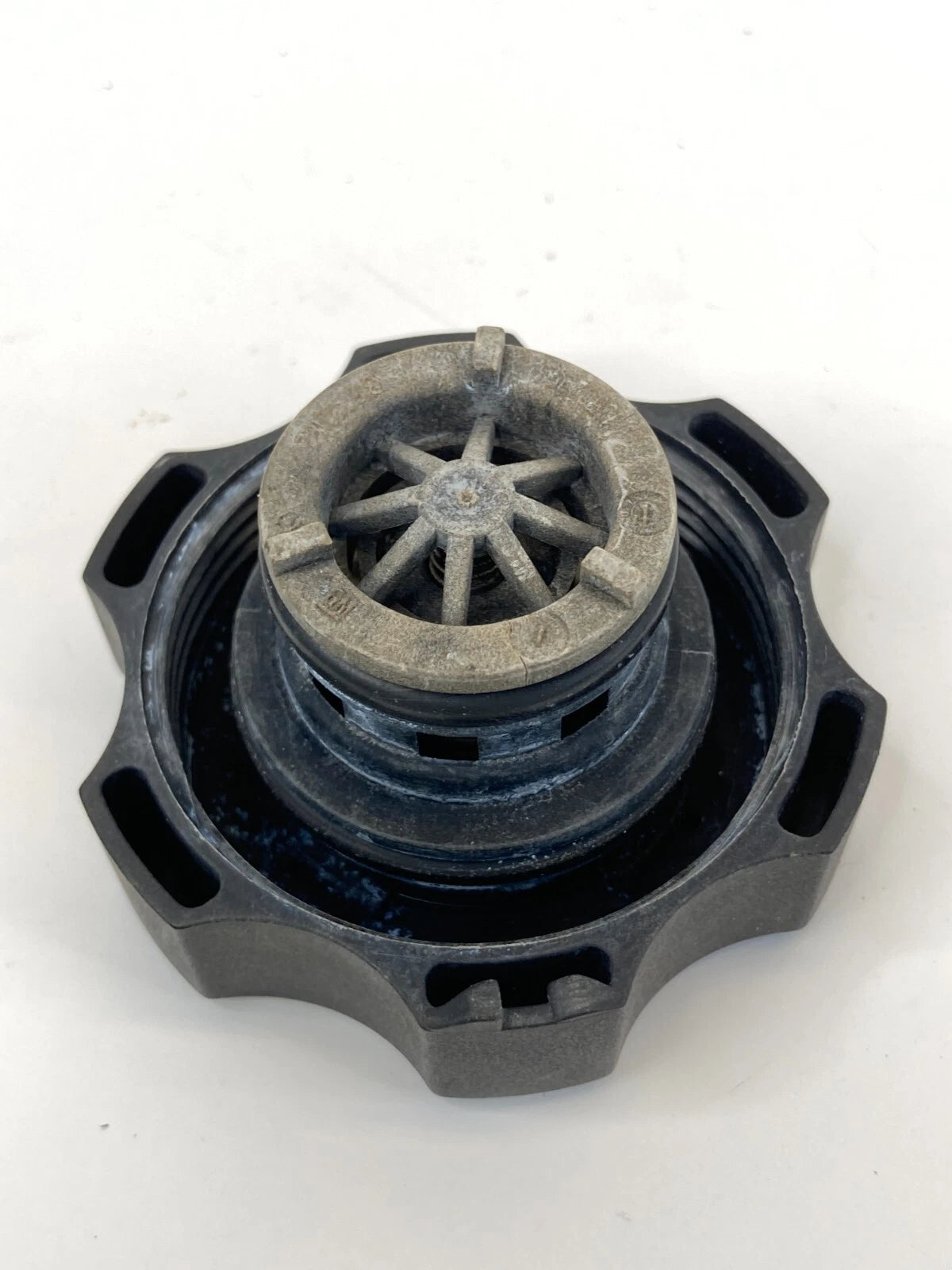 2011-2019 CHEVROLET CRUZE VOLT RADIATOR COOLANT SURGE RESERVOIR TANK CAP LID OEM
