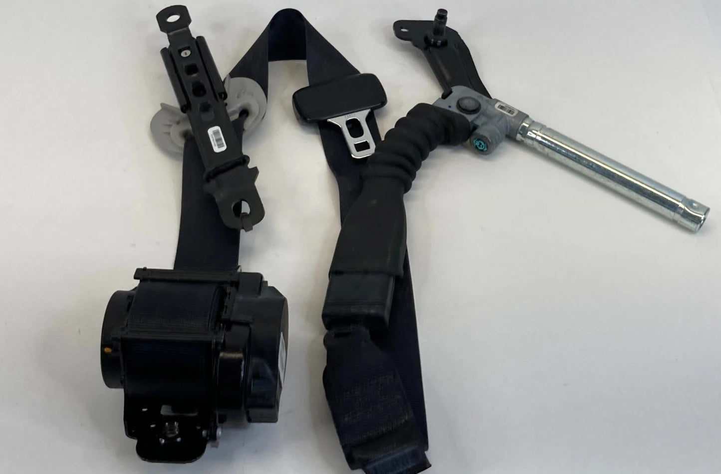 2016-2020 KIA SORENTO LEFT DRIVER SIDE SEAT BELT BUCKLE RETRACTOR ASSEMBLY OEM