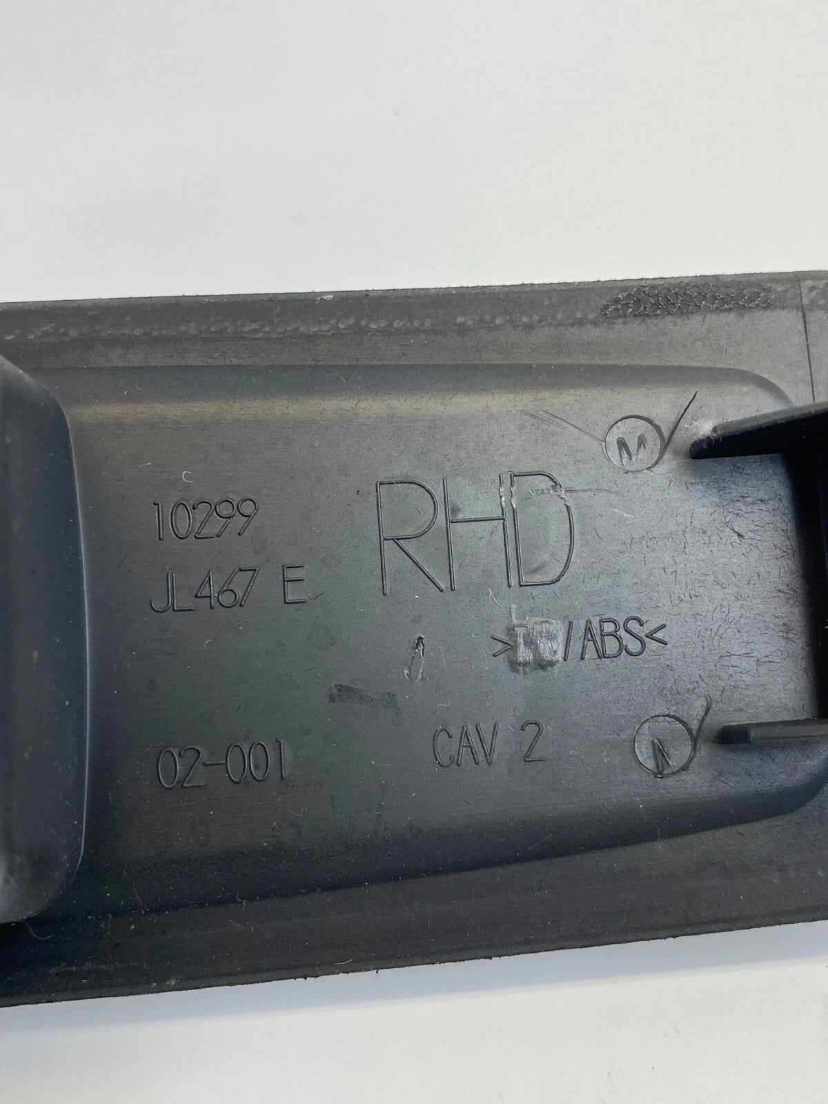 2004 2005 2006 CADILLAC SRX FRONT PASSENGER WINDOW SWITCH BEZEL 10299-JL467 OEM