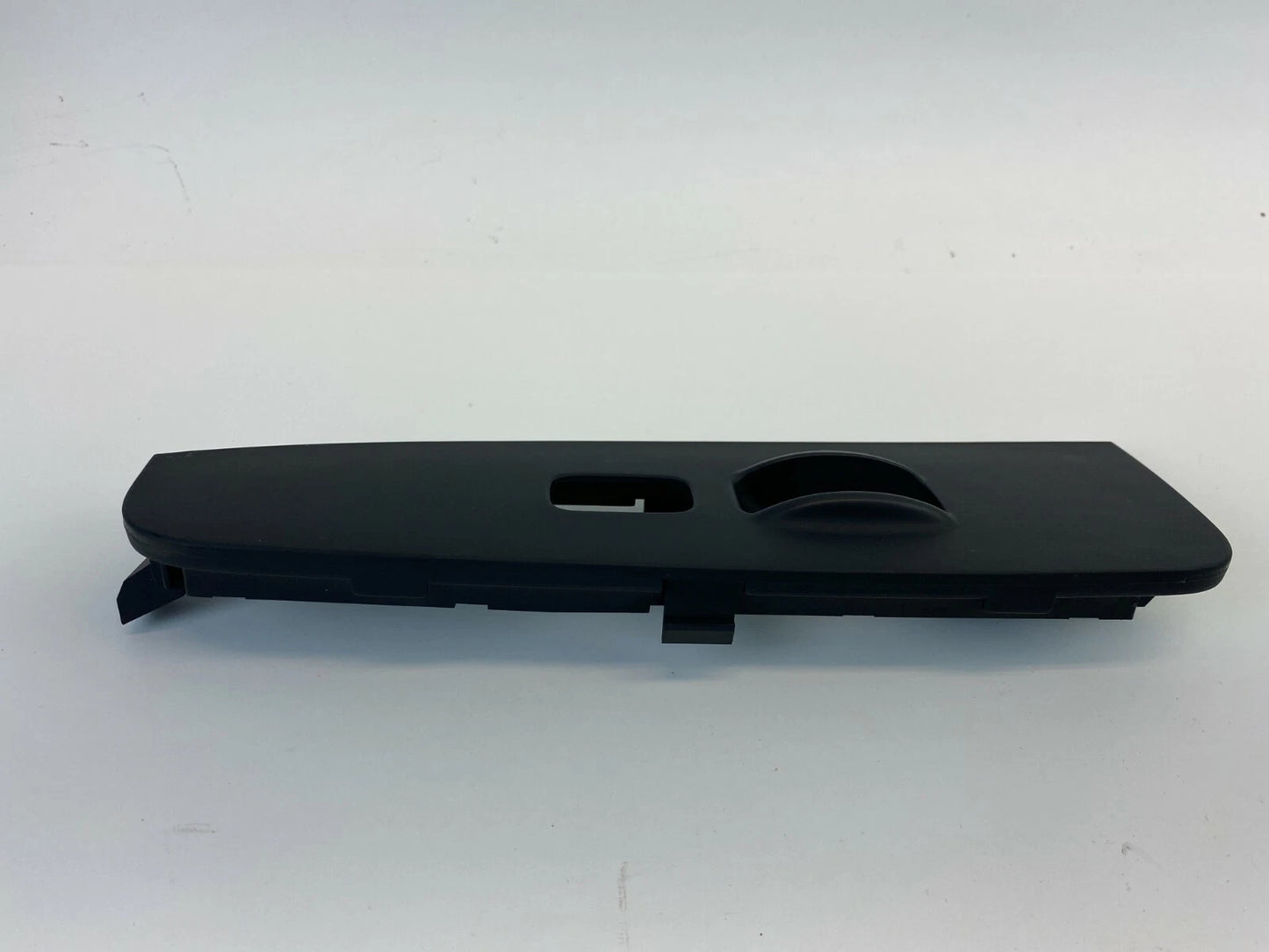 2004 2005 2006 KIA AMANTI SEDAN FRONT RIGHT SIDE WINDOW SWITCH BEZEL TRIM COVER