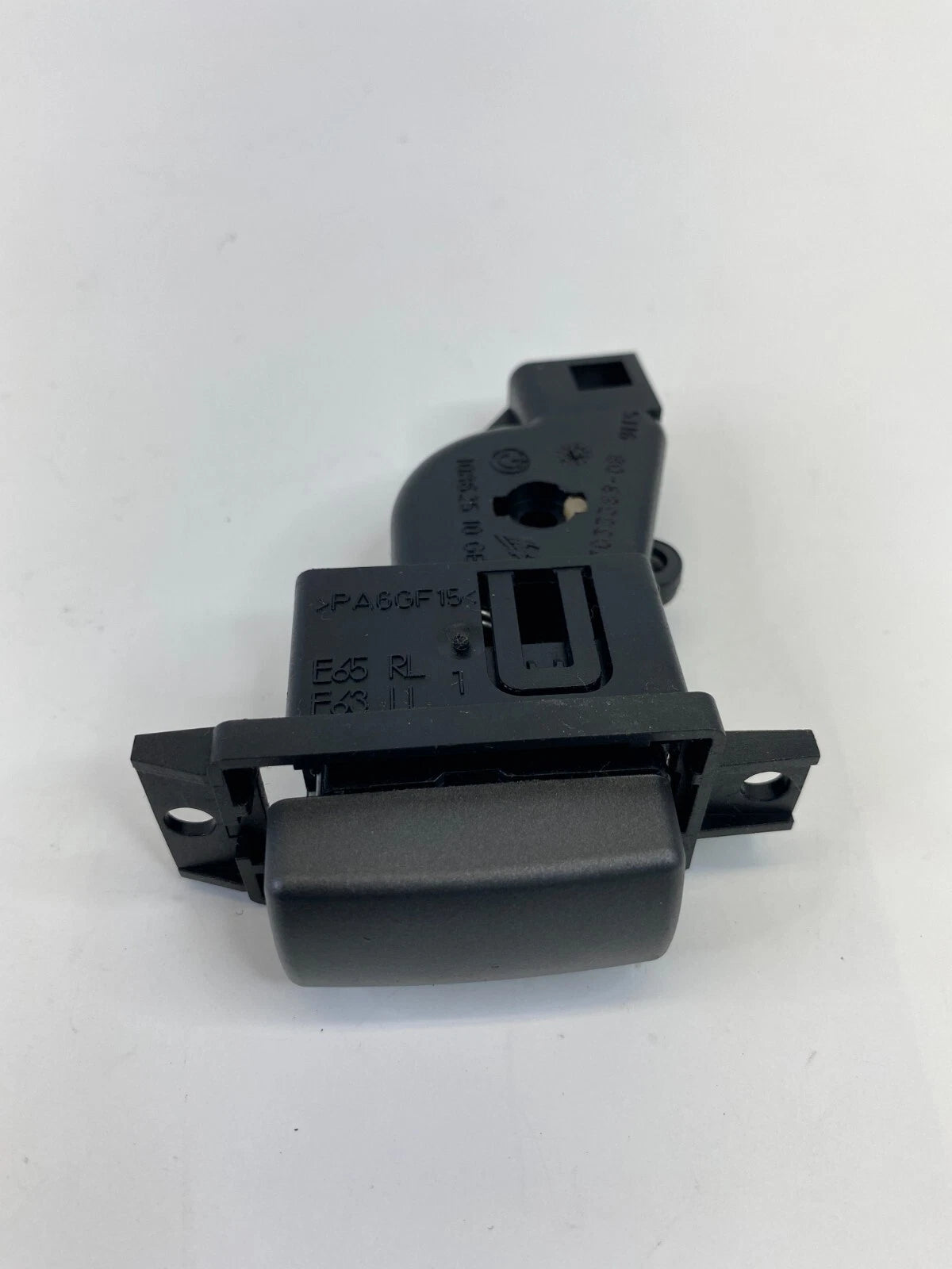 2002-2005 BMW 745I SEDAN RIGHT DASHBOARD GLOVE BOX BUTTON RELEASE 10862510GE OEM