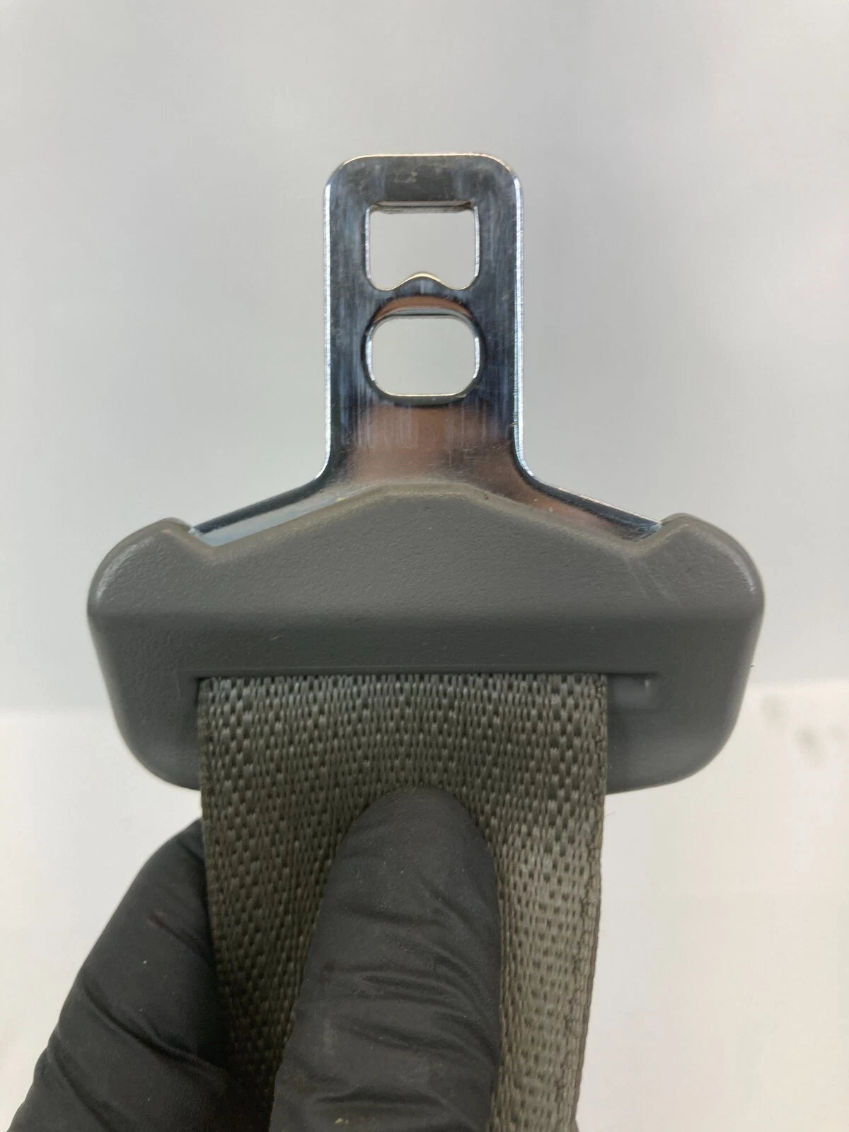 2001-2005 PONTIAC AZTEK FRONT RIGHT SIDE SEAT BELT PRE TENSIONER RETRACTOR OEM