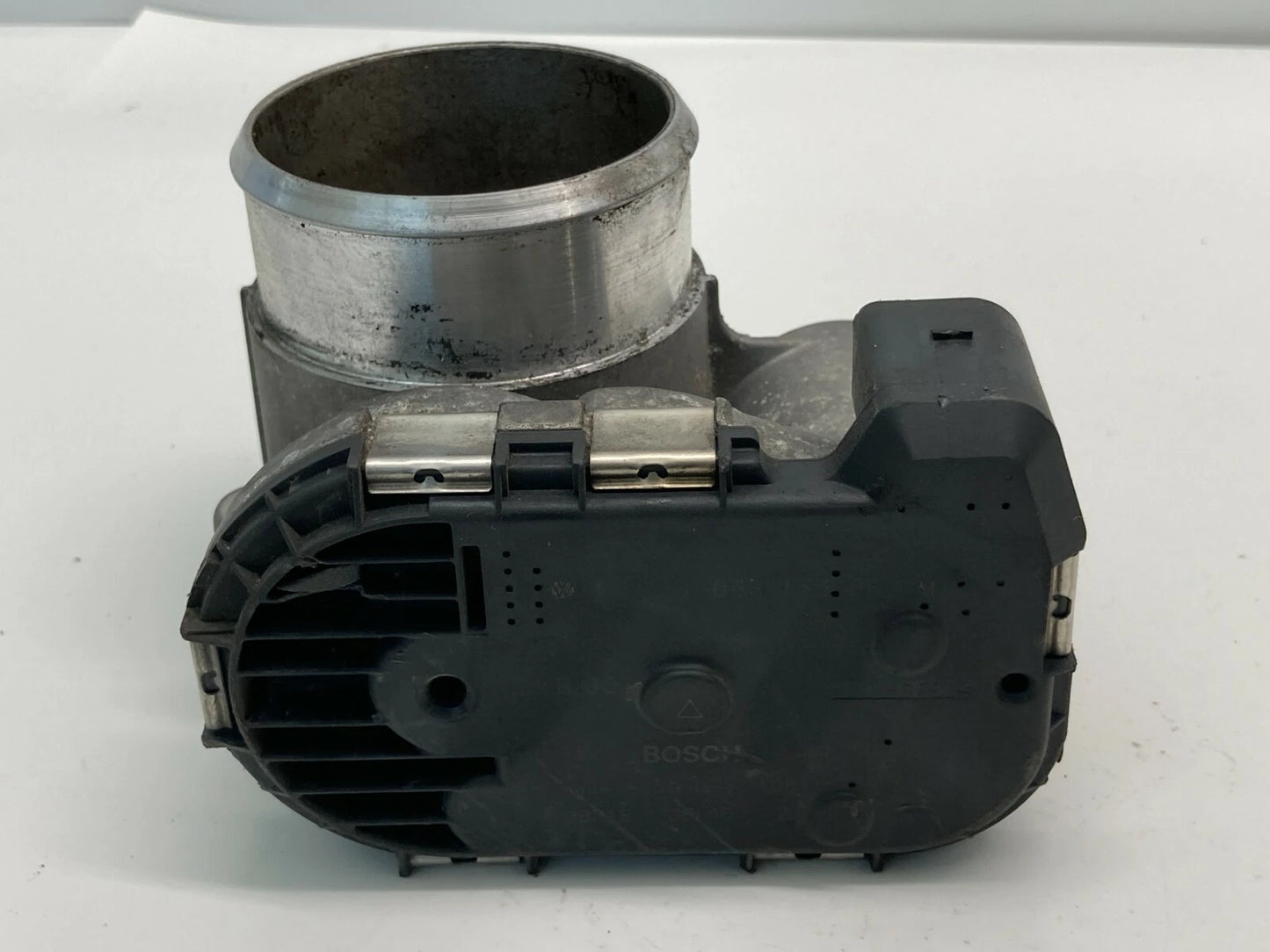 2001-2005 VOLKSWAGEN PASSAT 1.8L TURBO THROTTLE BODY VALVE ASSEMBLY OEM