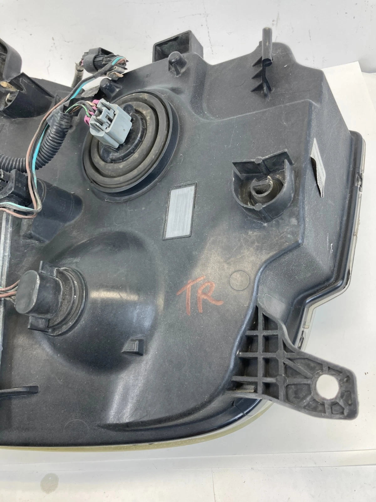 2007-2014 GMC YUKON FRONT RIGHT PASSENGER HEADLIGHT HEADLAMP 16532814 OEM