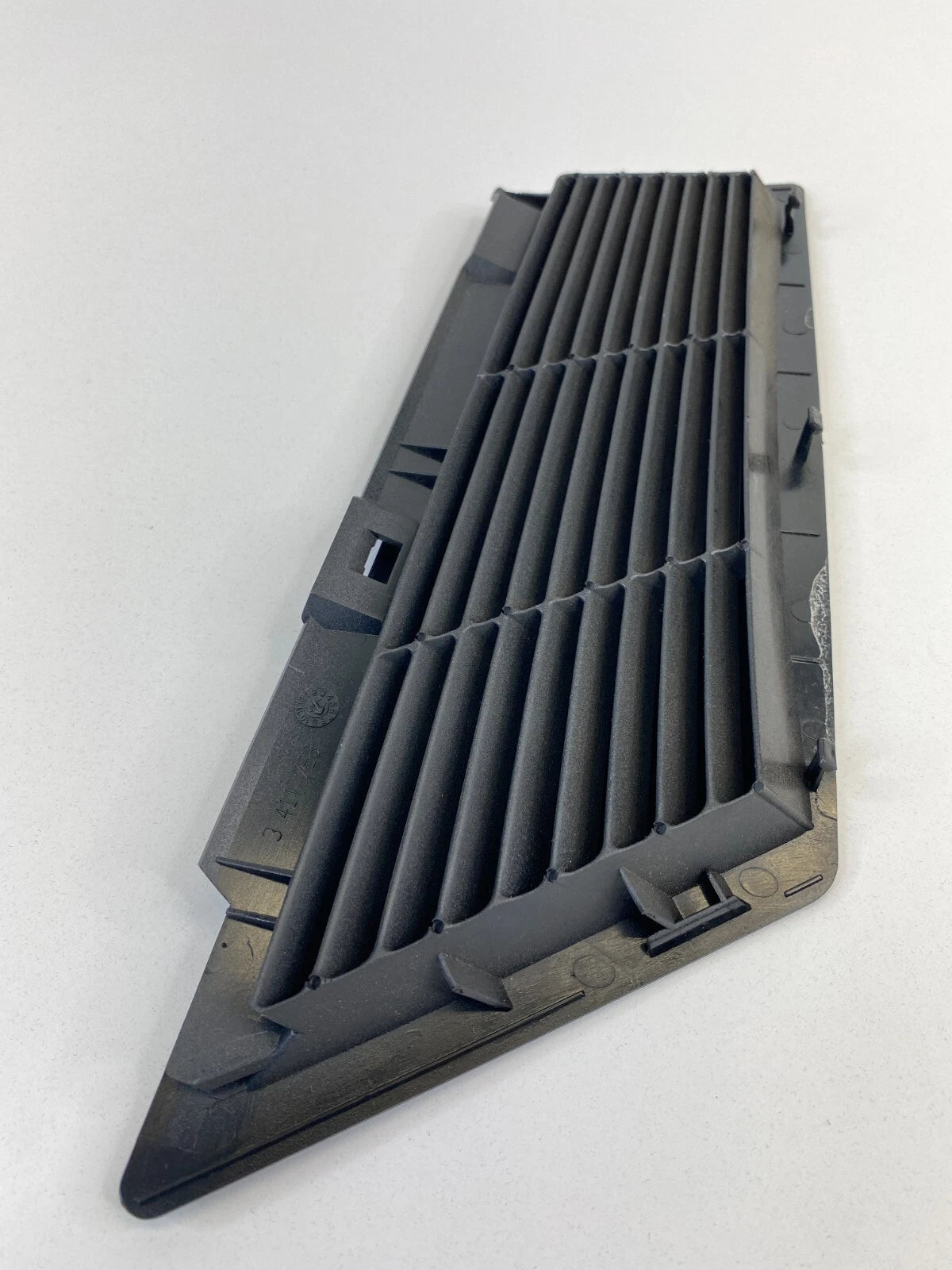 2004-2010 BMW X3 REAR TRUNK INNER INTERIOR BOOT VENT GRILLE TRIM BEZEL 3-411-753