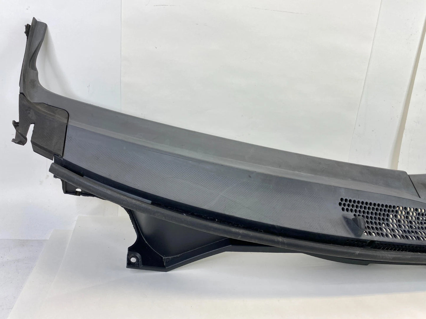 2007 HONDA FIT FRONT WINDSHIELD COWL TOP PANEL GRILLE 74220-SLN-A00 OEM