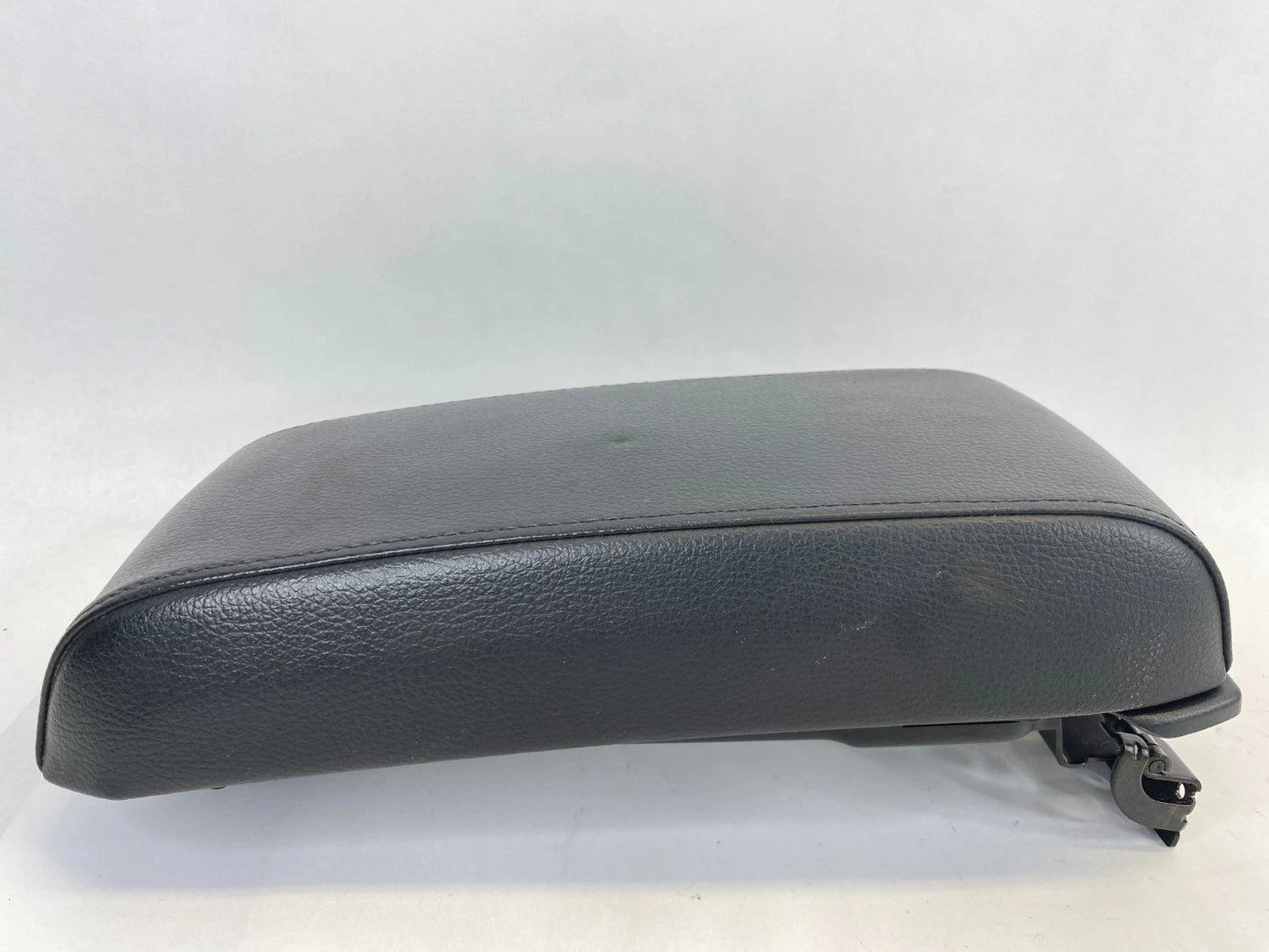 2009 2010 DODGE JOURNEY CENTER CONSOLE SLIDING ARMREST LID ASSEMBLY BLACK OEM