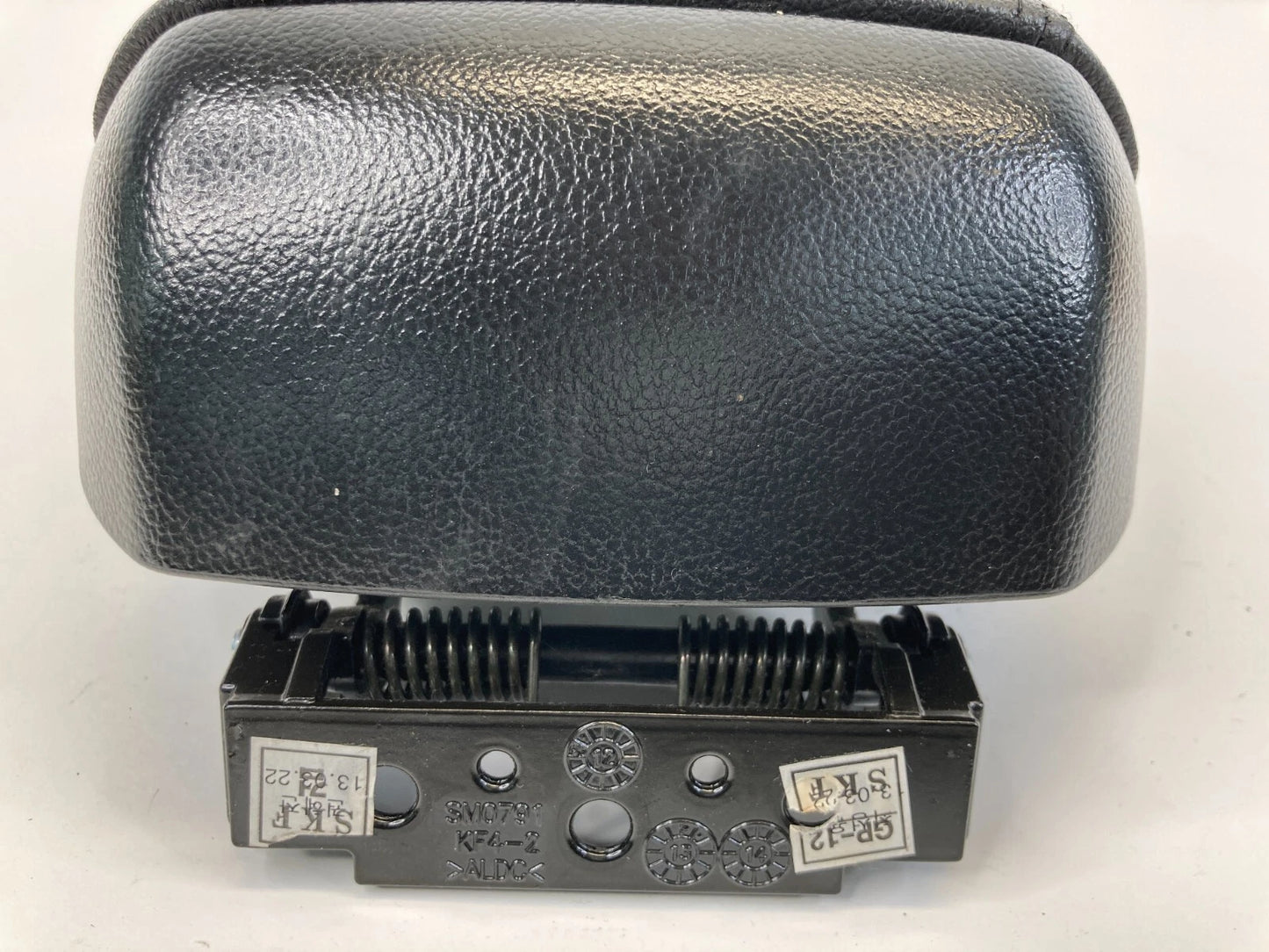 2011-2016 CHEVROLET CRUZE CENTER CONSOLE ARMREST TOP LID COVER ASSEMBLY OEM